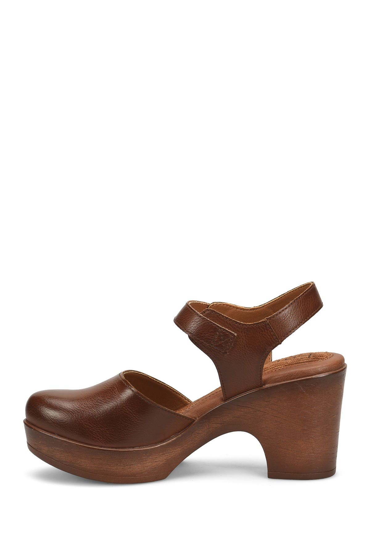 Embracing Comfort and Versatility: Allure of Women’s Clog Shoes
