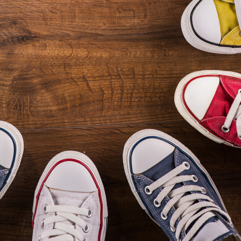 kids learn to tie shoes