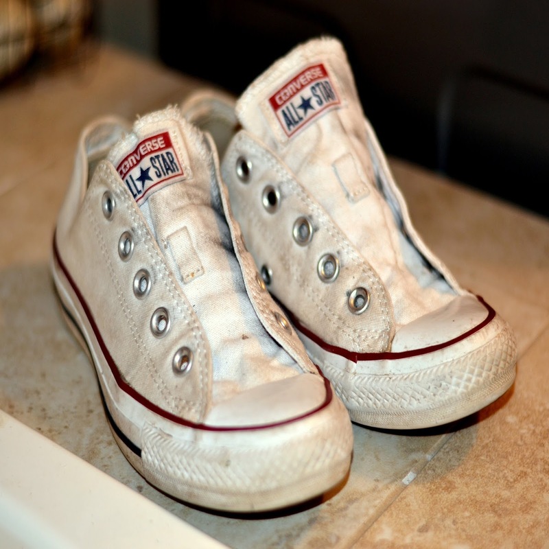 white converse shoes cleaning