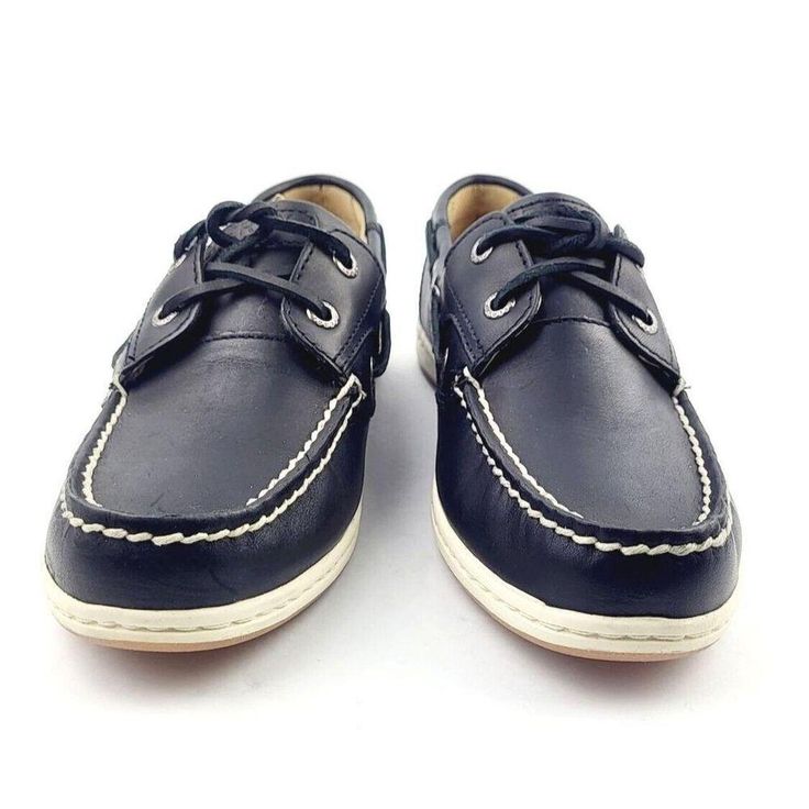 tie boat shoes