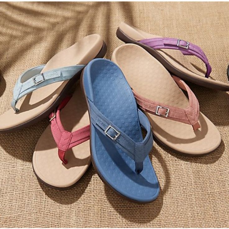 Women’s Sandals: How to Choose the Right Fit and Style