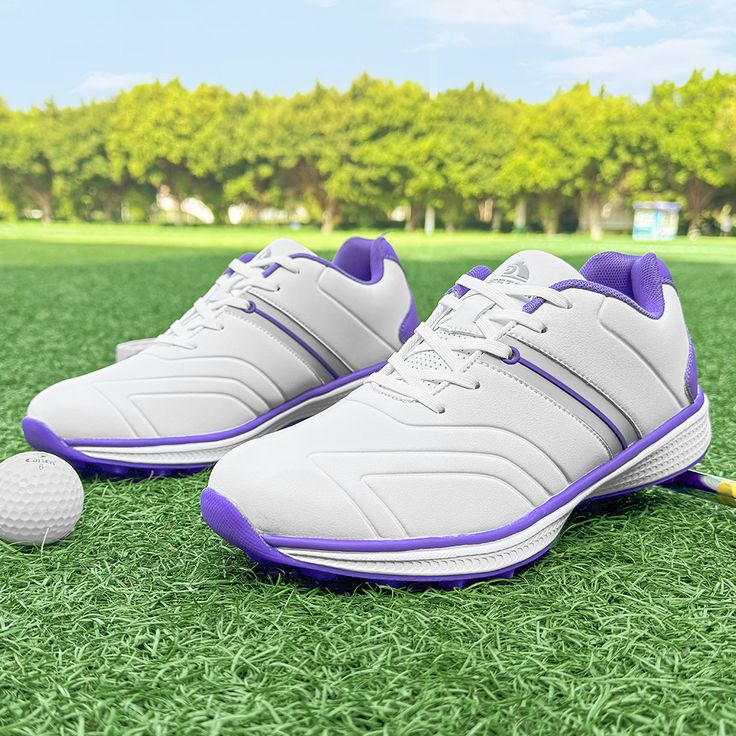 What Shoes to Wear Golfing: Finding Your Perfect Fit