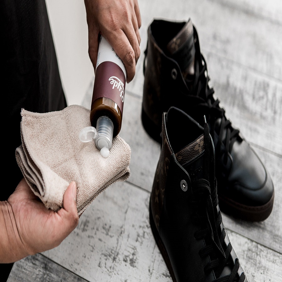 How to Dry Shoes in 5 Minutes: Tips for Every Type of Footwear