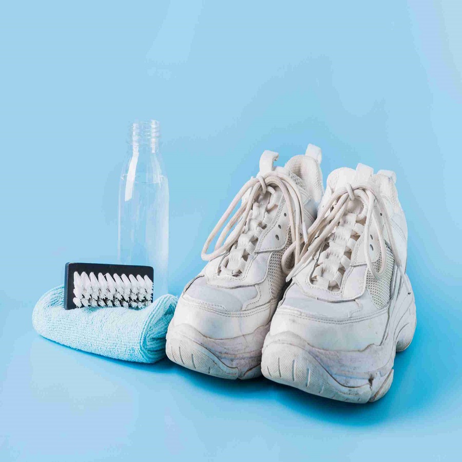 How to Clean Shoes with Baking Soda and Vinegar