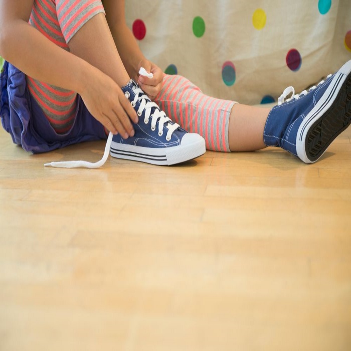 How to Teach A Child to Tie Their Shoes